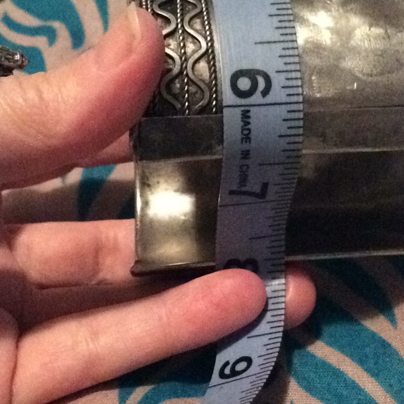 Cuff bracelet - Picture 8 of 9